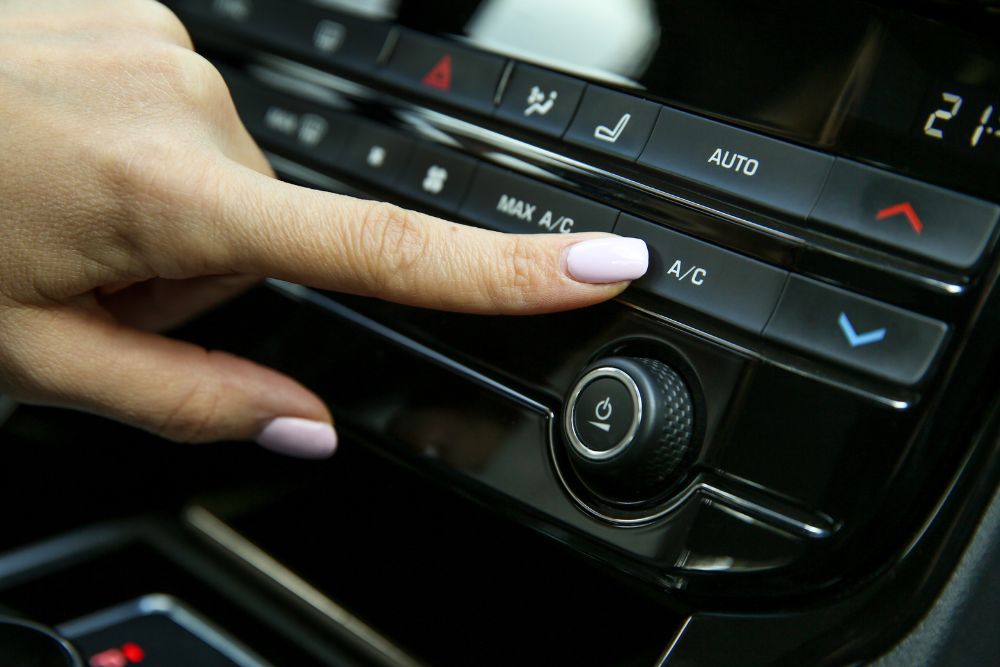 Signs That Your Car's AC System Needs Service